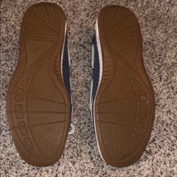 Women’s Sperrys Size 7 - Picture 5 of 5
